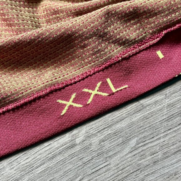 Lululemon Men's Metal Vent Tech Long Sleeve Shirt 2.0 - Red/Yellow - Picture 7 of 9